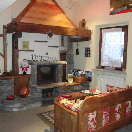 Les Chevreuils Bed & Breakfast Introd Bagian luar foto