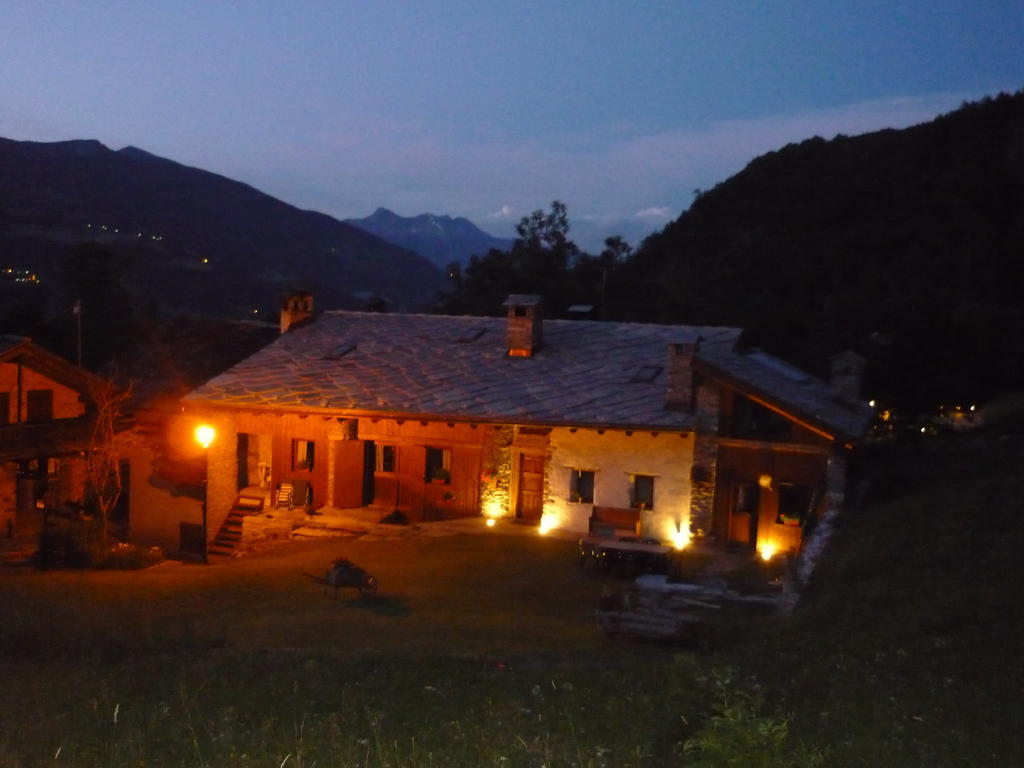 Les Chevreuils Bed & Breakfast Introd Bagian luar foto