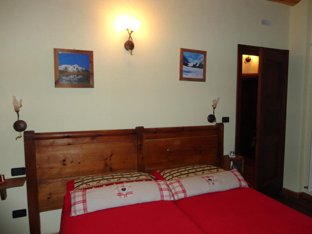 Les Chevreuils Bed & Breakfast Introd Ruang foto