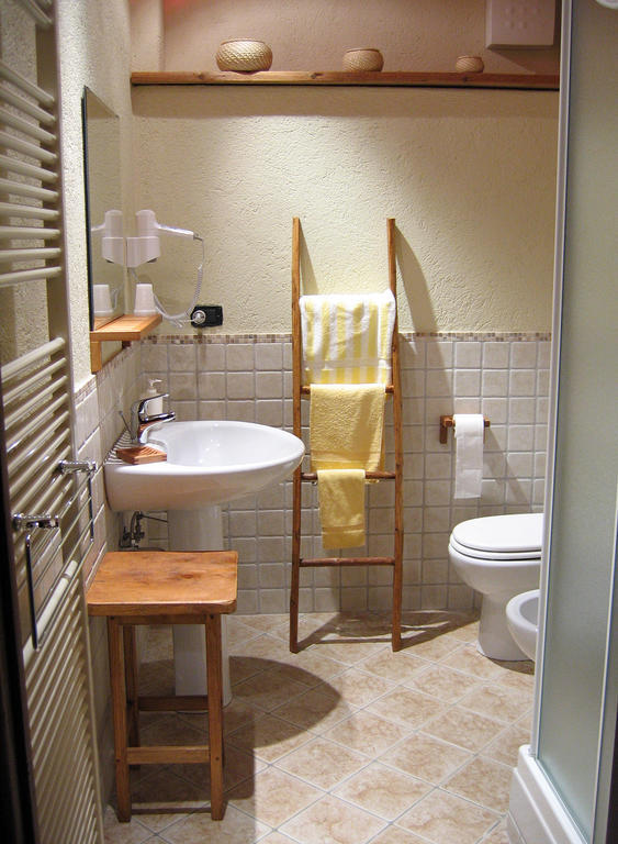 Les Chevreuils Bed & Breakfast Introd Ruang foto